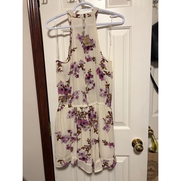 NWT American Eagle Romper w/ pockets! - Picture 2 of 3